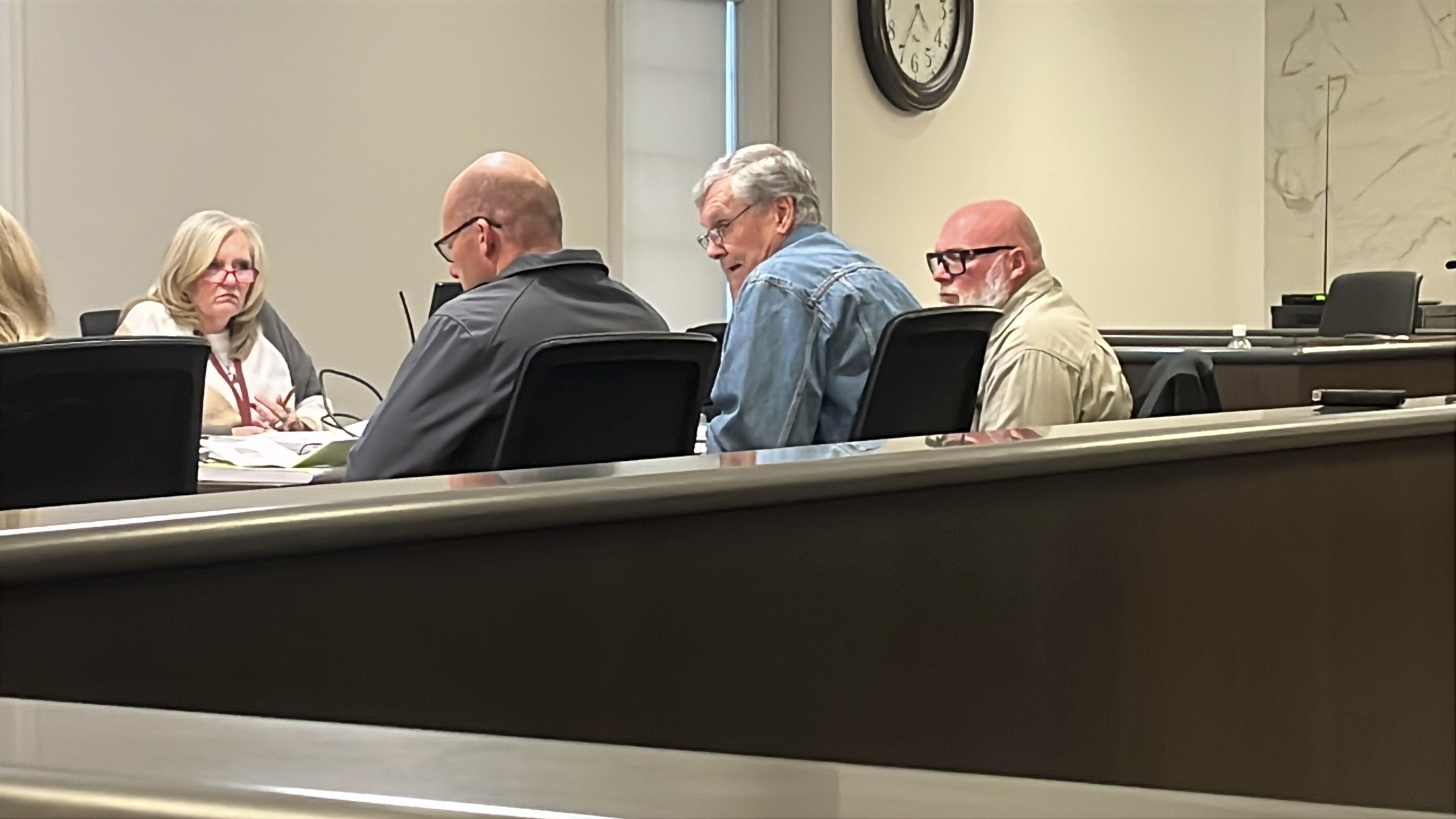 Hempstead County Quorum Court passes 2026 budget, considers option for hospital funding